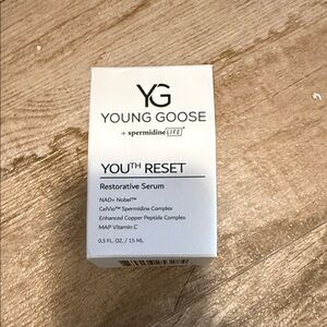 Youth Reset Restorative Serum - White